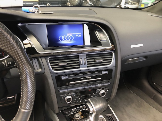 Werksradio im Audi A5 Cabriolet nach dem Soundupgrade